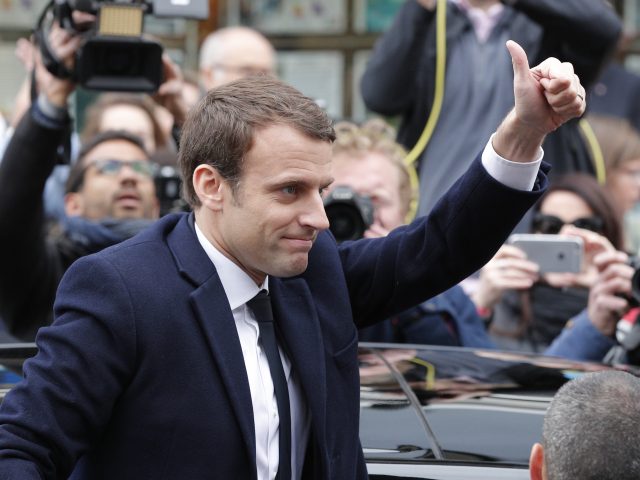 Emmanuel Macron le pen ile ilgili görsel sonucu