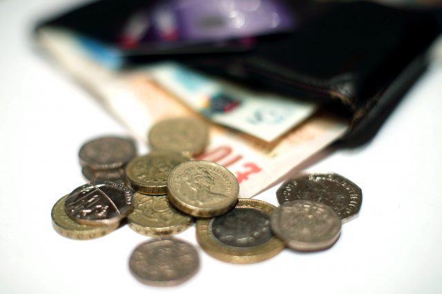 More than a third of Europeans, Americans keen to go cashless