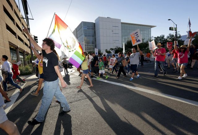 Thousands protest across the country against Trump immigration measures Thousands protest across the country against Trump immigration measures
