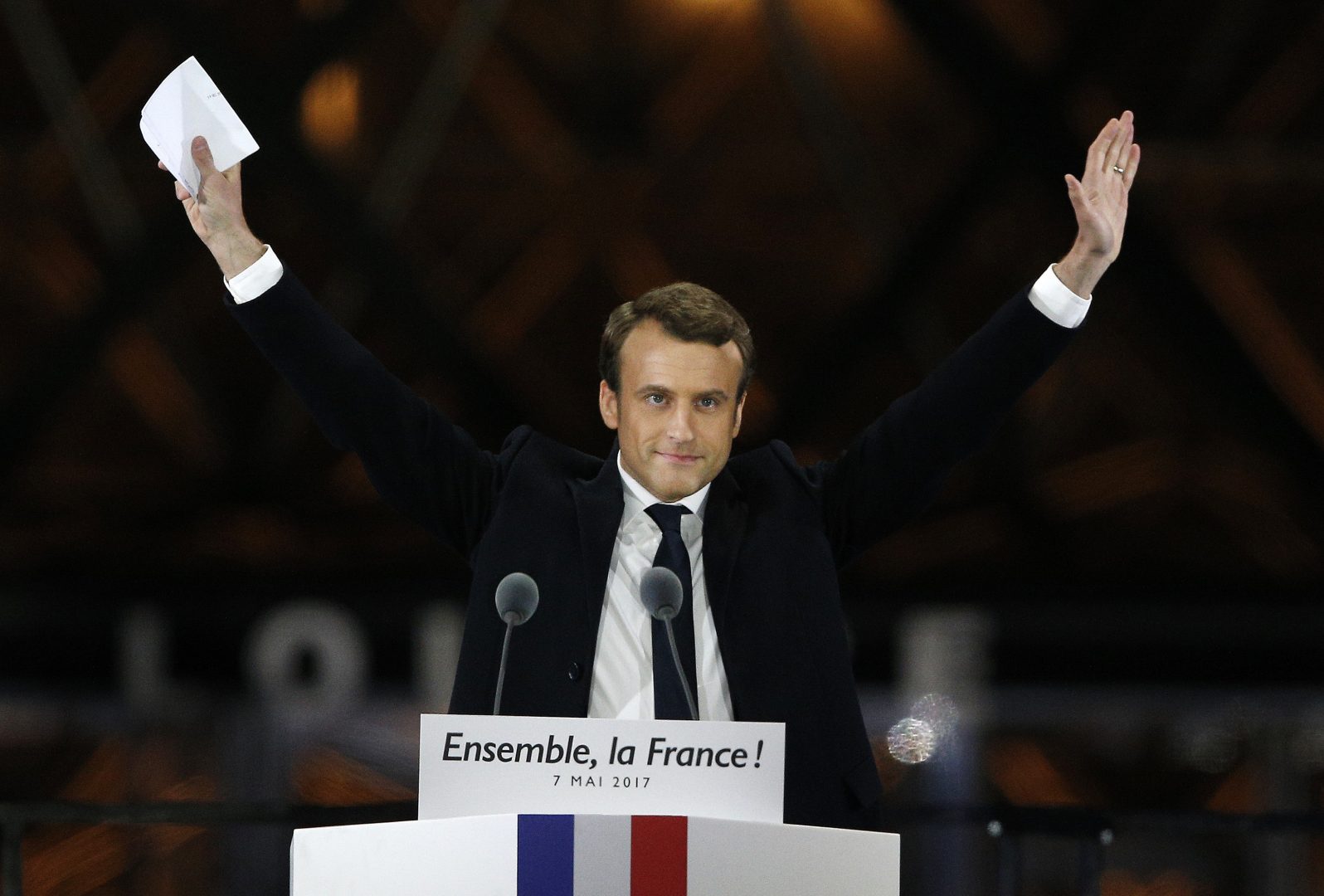 Become french. Эммануэль Макрон. Выборы президента Франции 2022. Ensemble Франция. Передачи во Франции.