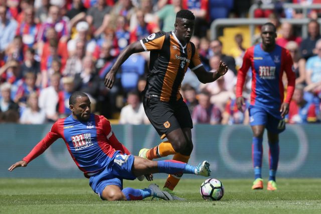 Jason Puncheon clashes with Alfred N'Diaye (Tim Ireland/Empics)