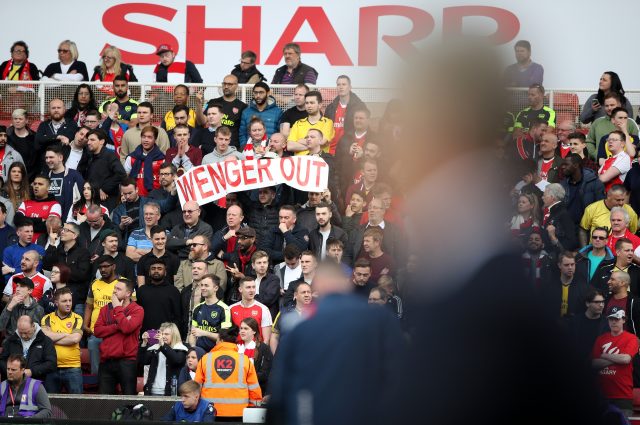 Arsenal hands Wenger new contract after review of struggles