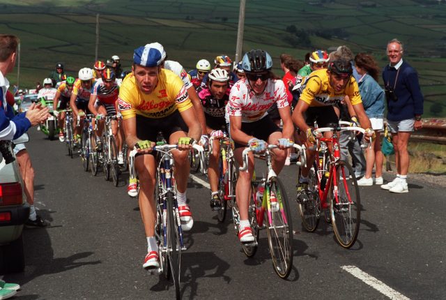 Robert Millar (centre) during stage six of the 1990 Tour of Britain (David Worthy/EMPICS)