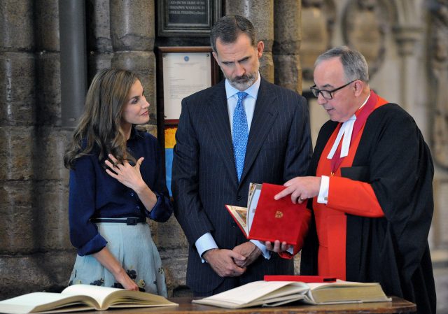 He also handed King Felipe and Queen Letizia a book (Nick Ansell/PA)