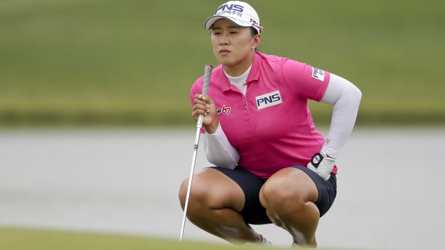 Amy Yang starts the second round one shot behind Shanshan Feng