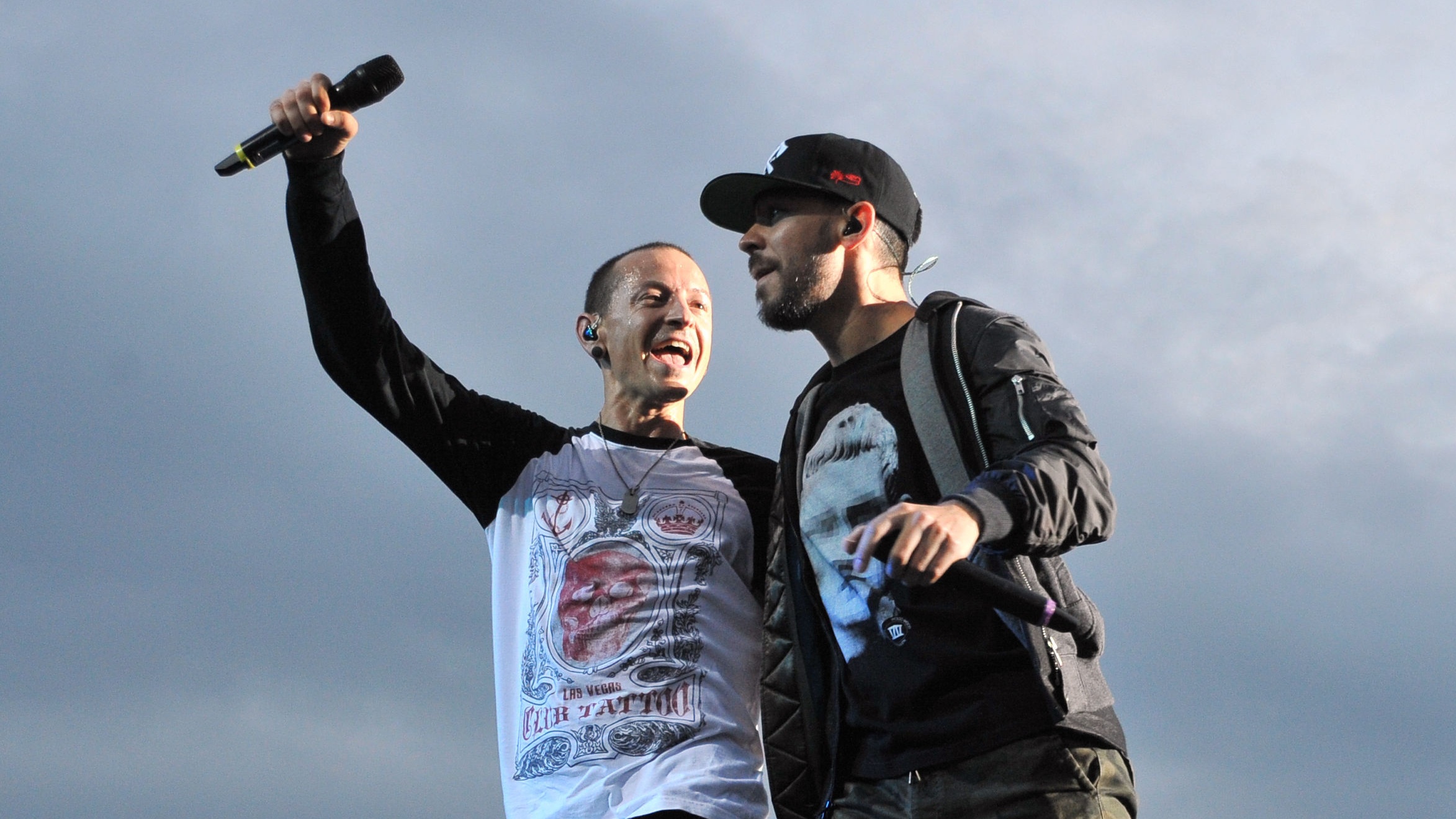 Mike Shinoda and Chester Bennington (PA)