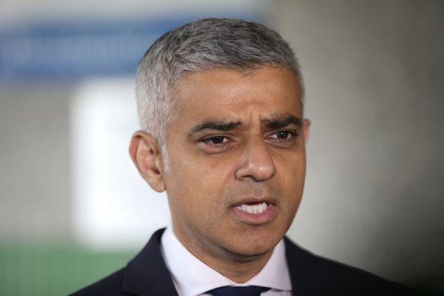 A minister has written to Sadiq Khan urging him to end the Met's 696 form system