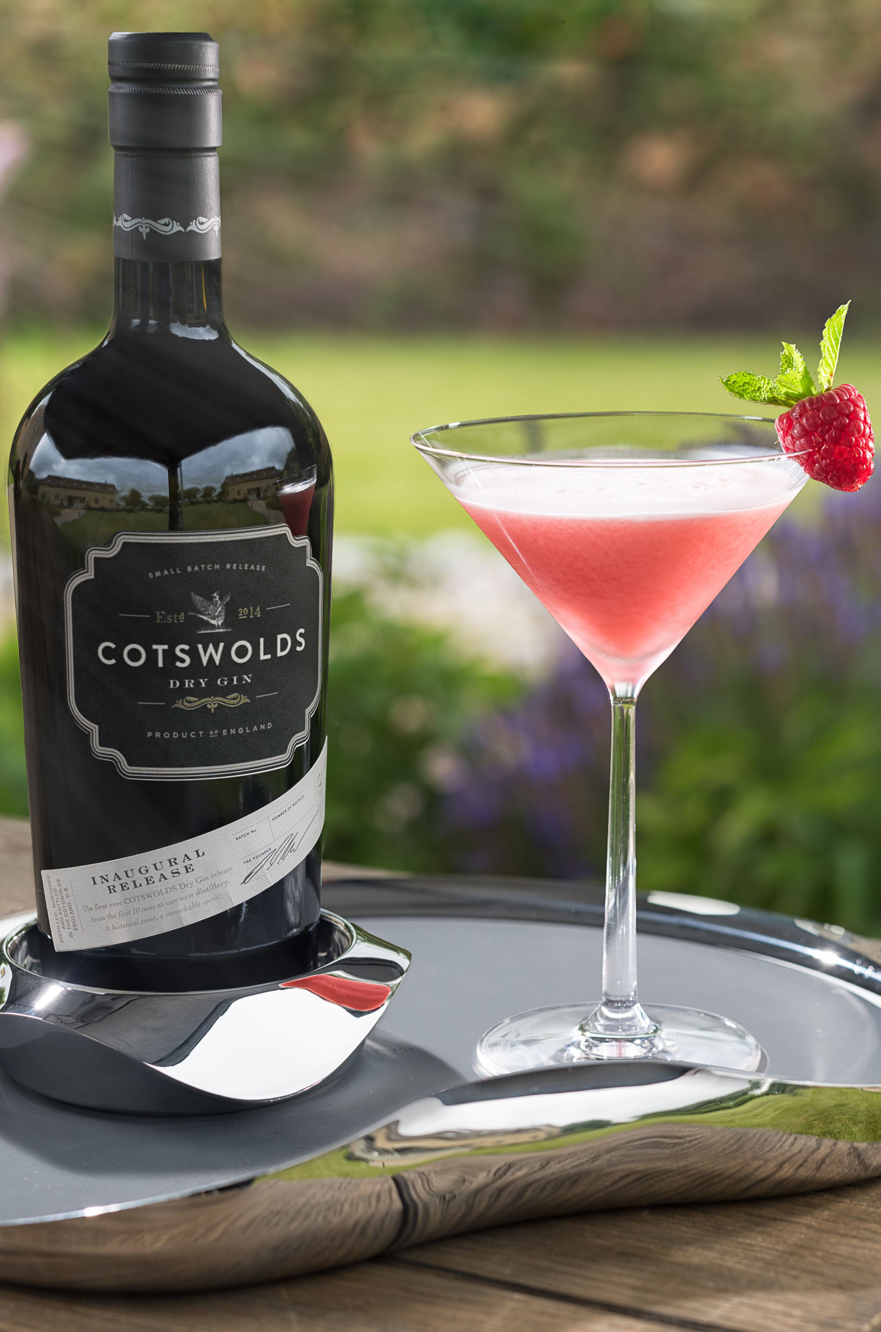Cloer Leaf cocktail with Cotswoolds dry gin