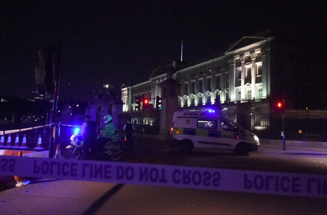 A police cordon outside Buckingham Palace