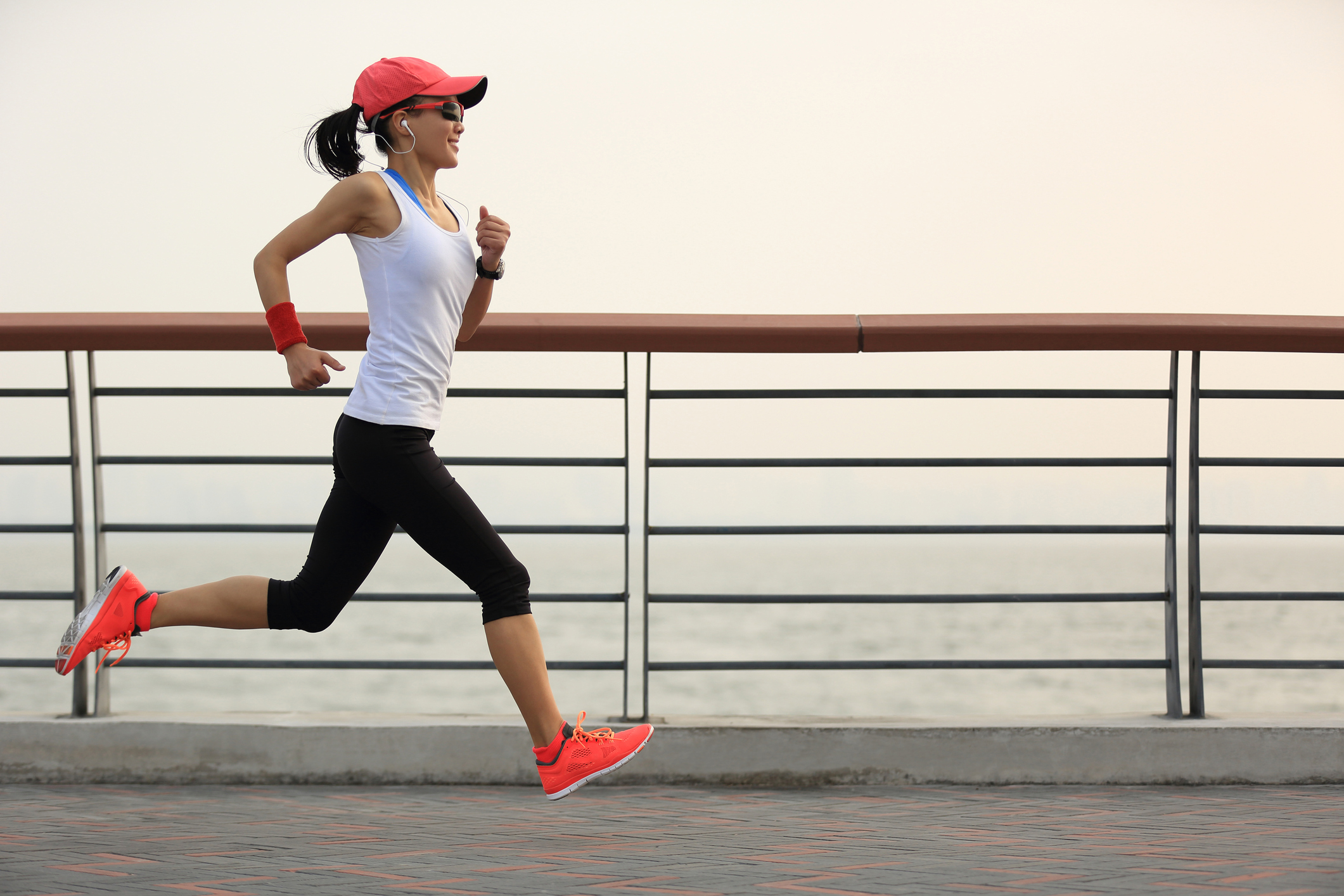 Woman running (lzf/Thinkstock)