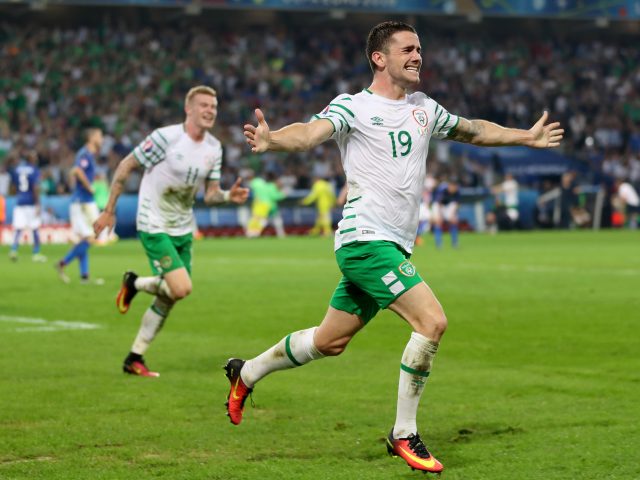 Republic of Ireland's Robbie Brady celebrates scoring his side's first goal of the game during Euro 2016