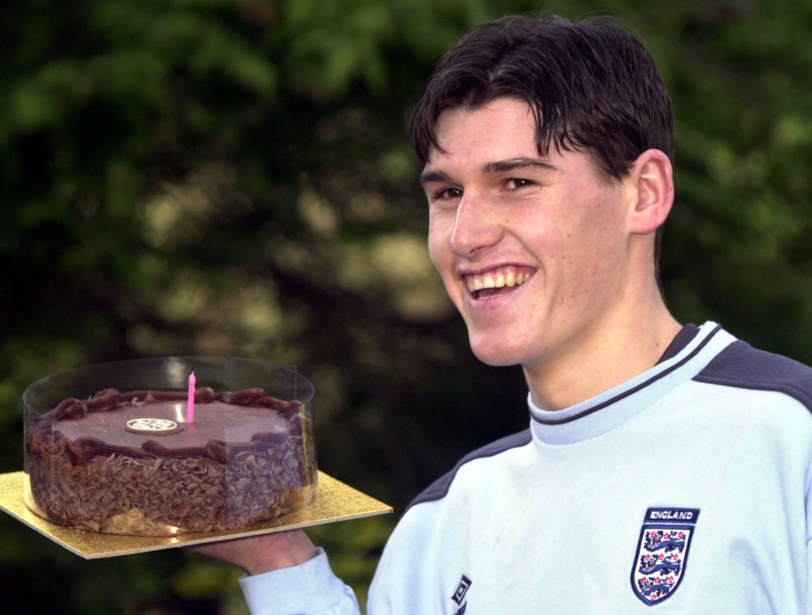 Gareth Barry holds a birthday cake