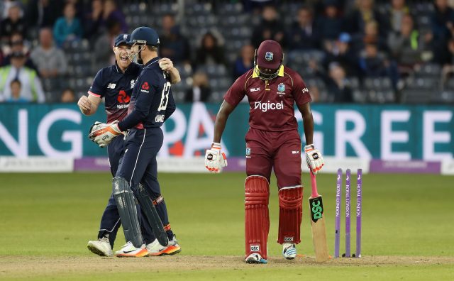 Adil Rashid removes Jerome Taylor