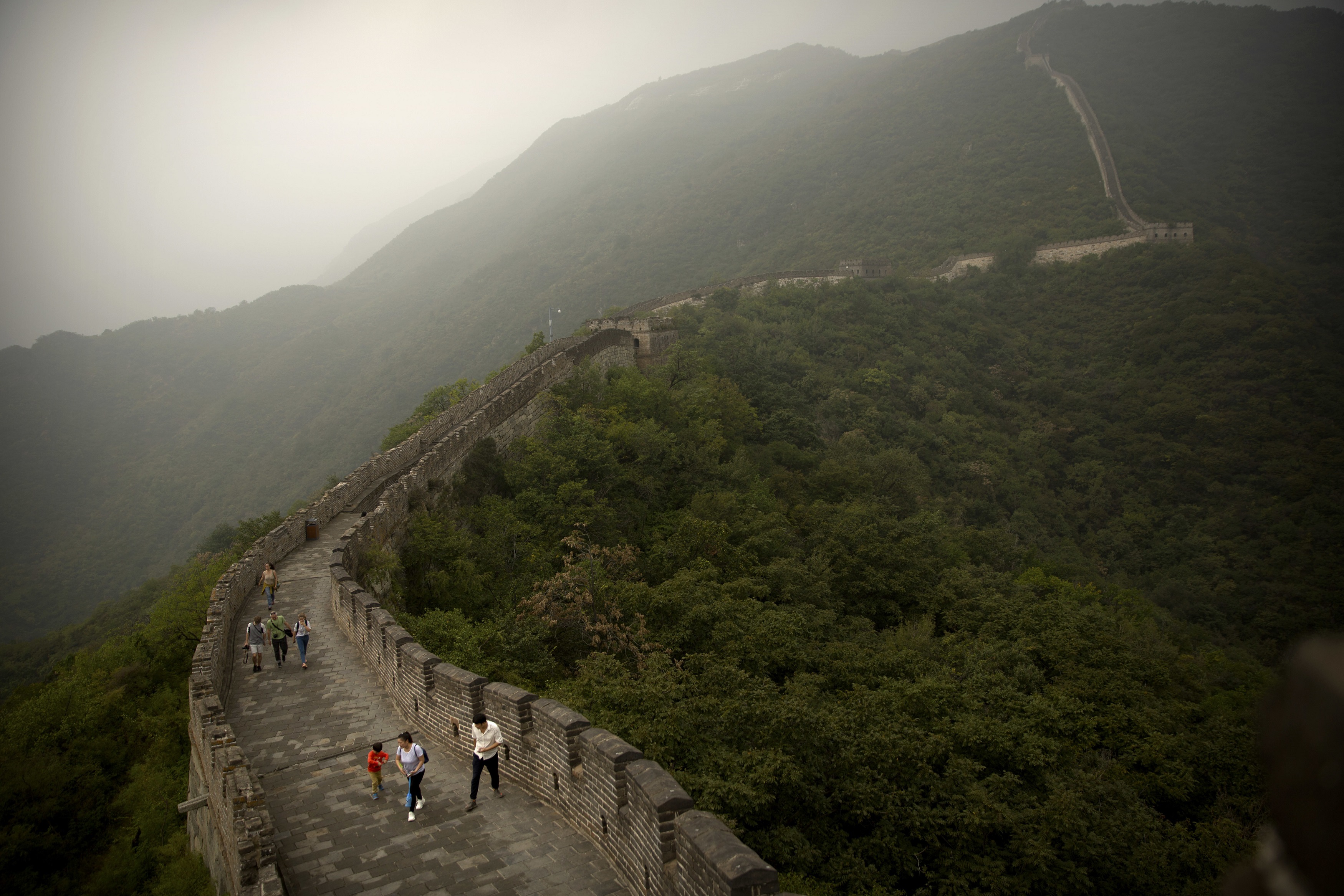 take-a-look-at-some-of-the-world-s-longest-walls-from-britain-to