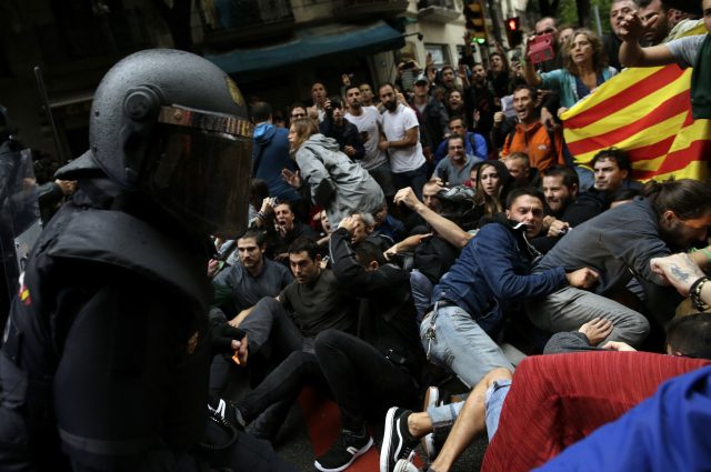 Spanish National Police clash with protesters