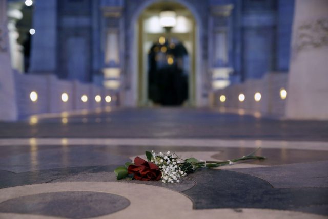 A single rose is left at the door of the Mandalay Bay Hotel and Casino in Las Vegas (John Locher/AP)