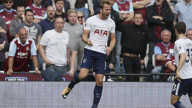 Kane struck twice in Tottenham's 3-2 win at West Ham