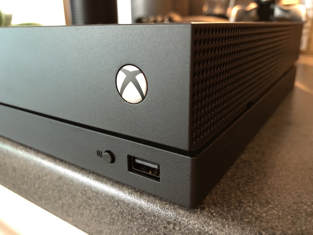 Xbox one x фото