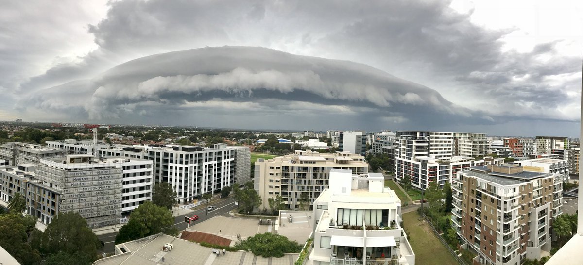 The storm approaching Sydney from the south (@dannypovo/PA)