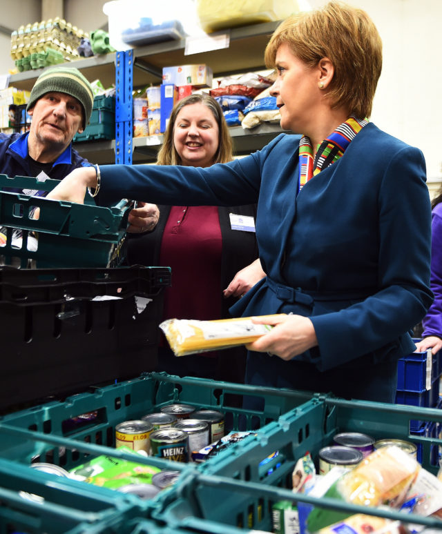 Nicola Sturgeon visits food bank