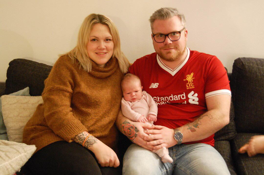 Kent and his family, including baby YNWA Sofie