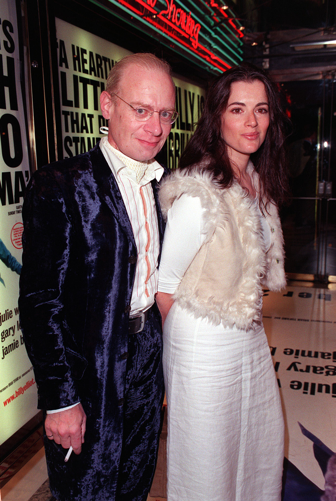 Writer & TV presenter Nigella Lawson with her late husband, columnist and author John Diamond in 2000 (PA)