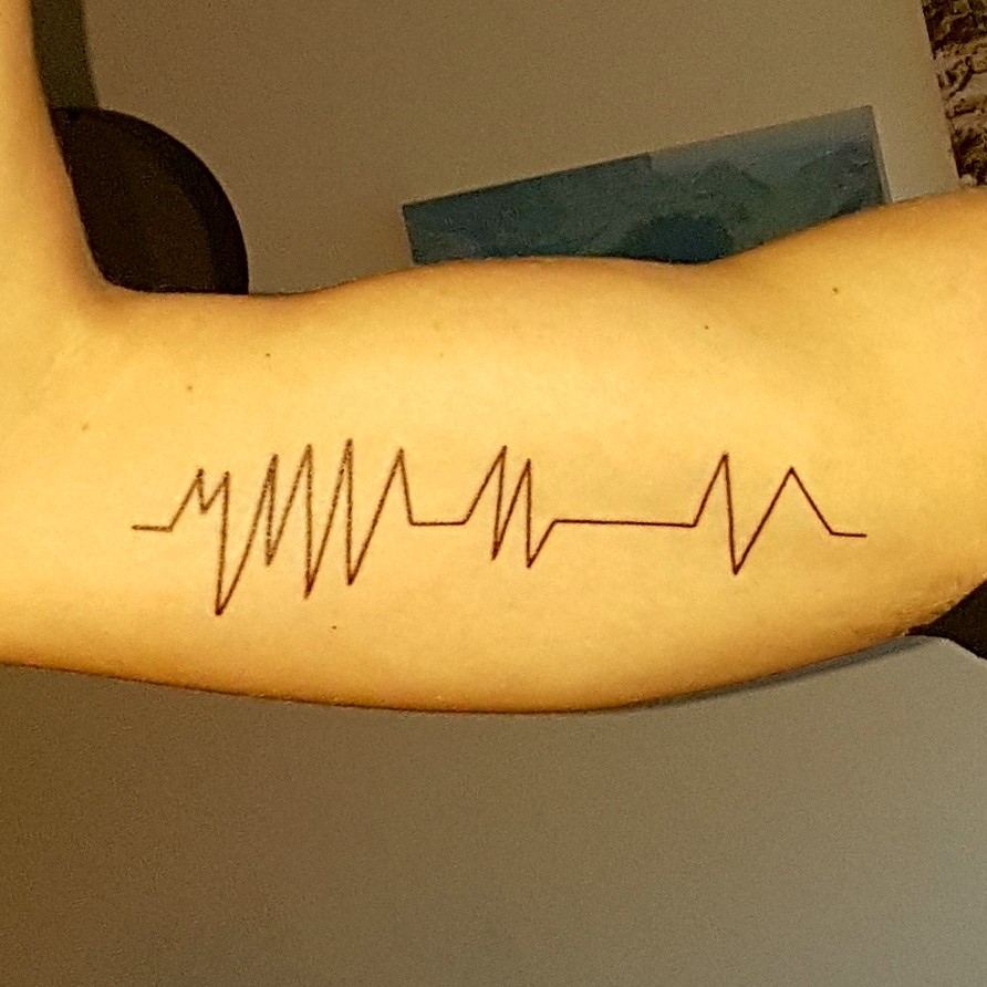 SKIN MOTION – Soundwave Tattoos You Can Hear With an App - YouTube