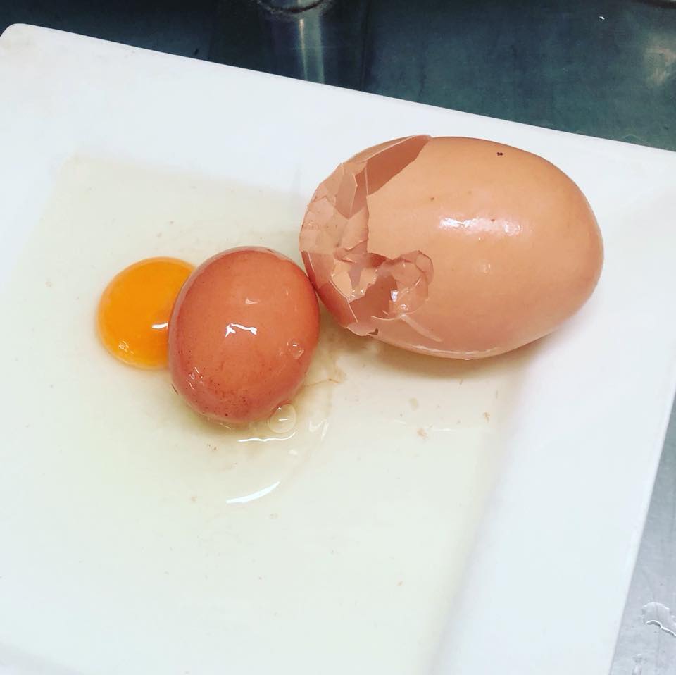 Необычные куриные яйца
