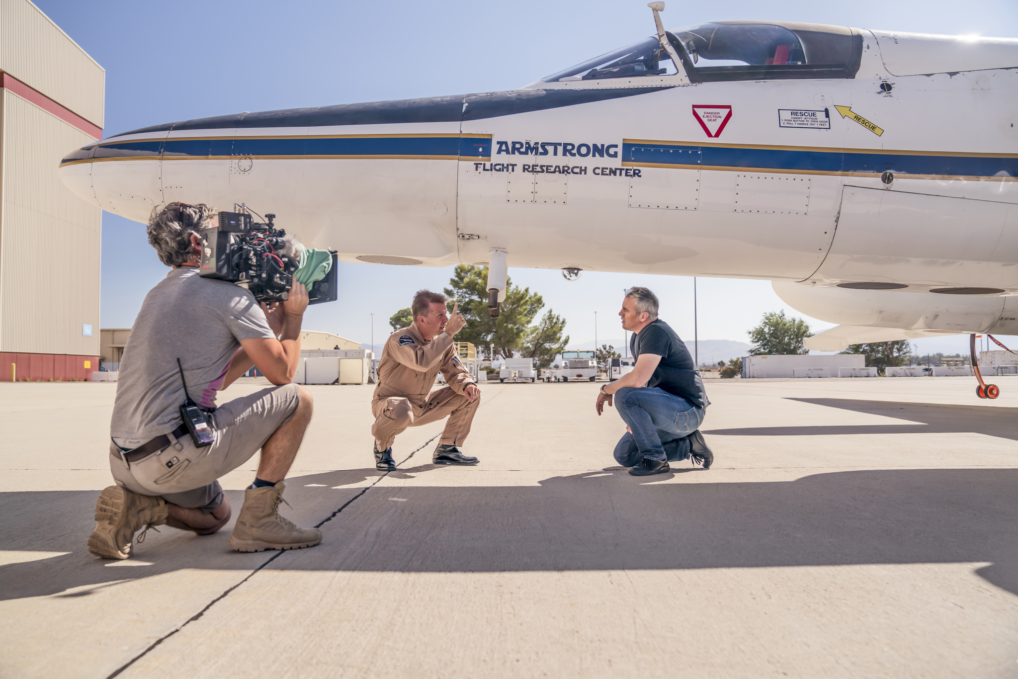 Matt LeBlanc with pilot Dean Neeley (Clint Davies/BBC)