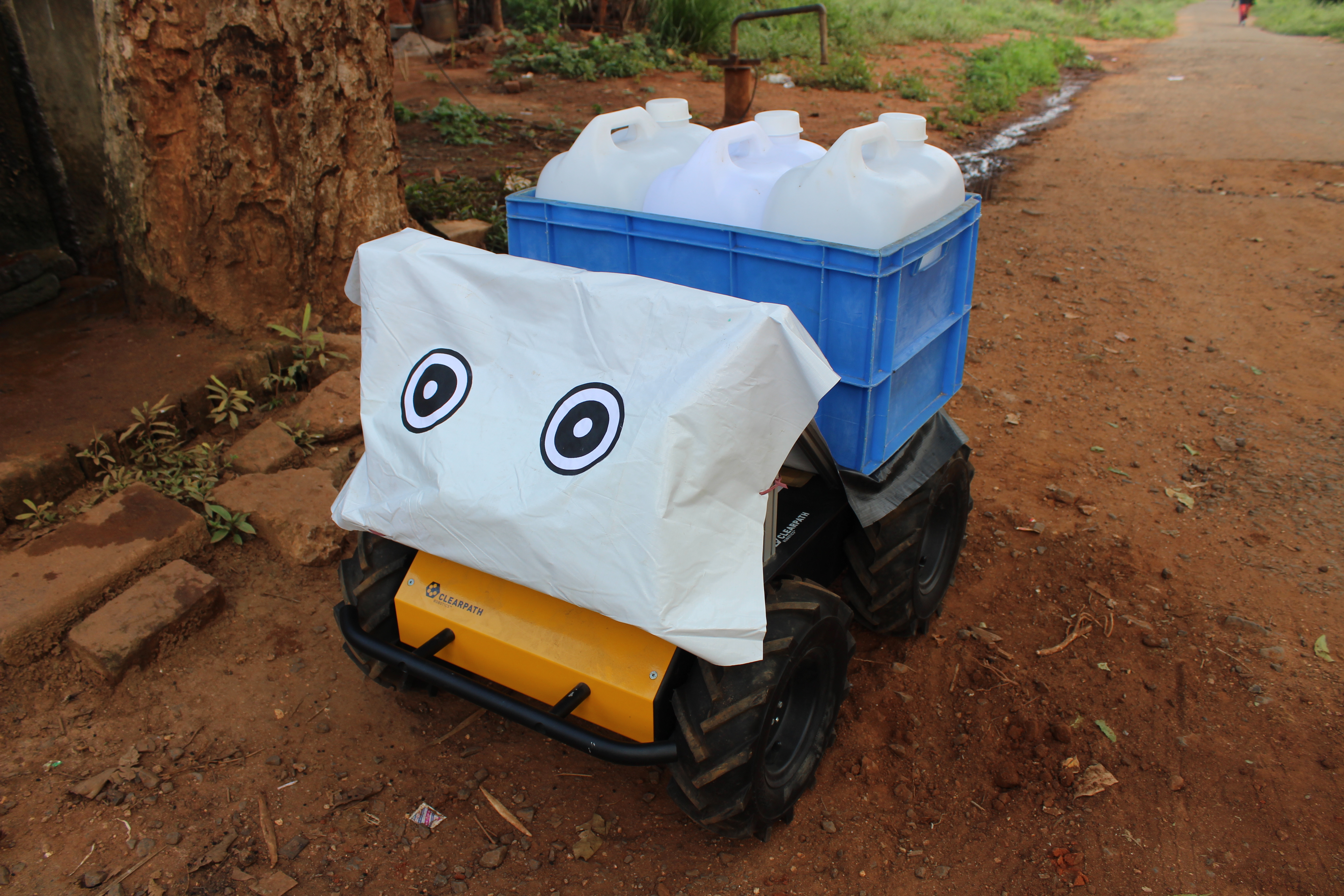 Water-carrying robot used in India (Dr Amol Deshmukh/University of Glasgow)