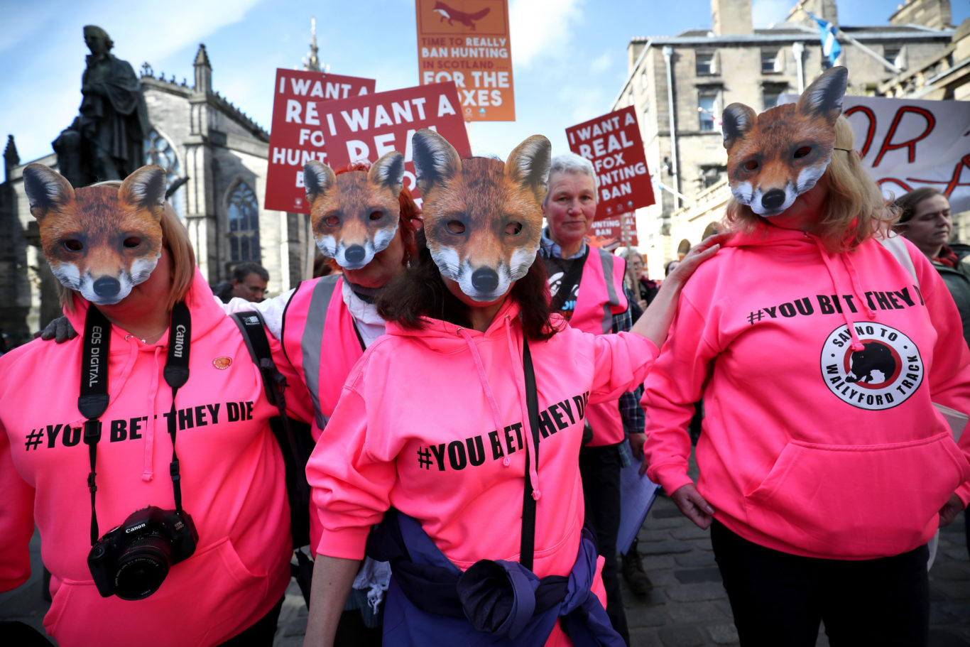 In Pictures: Campaigners call for total ban on fox hunting | Express & Star