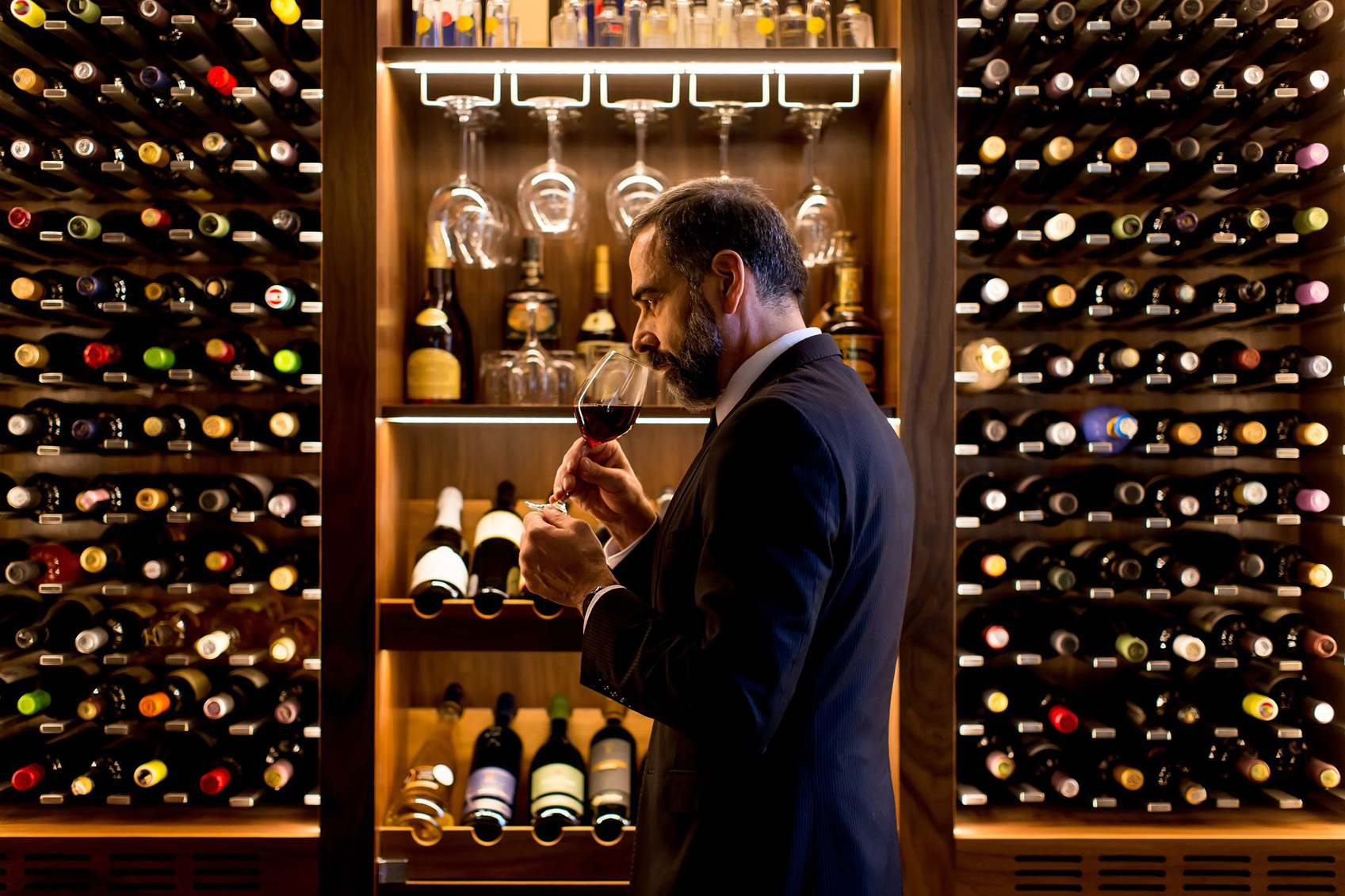 Man tasting wine 