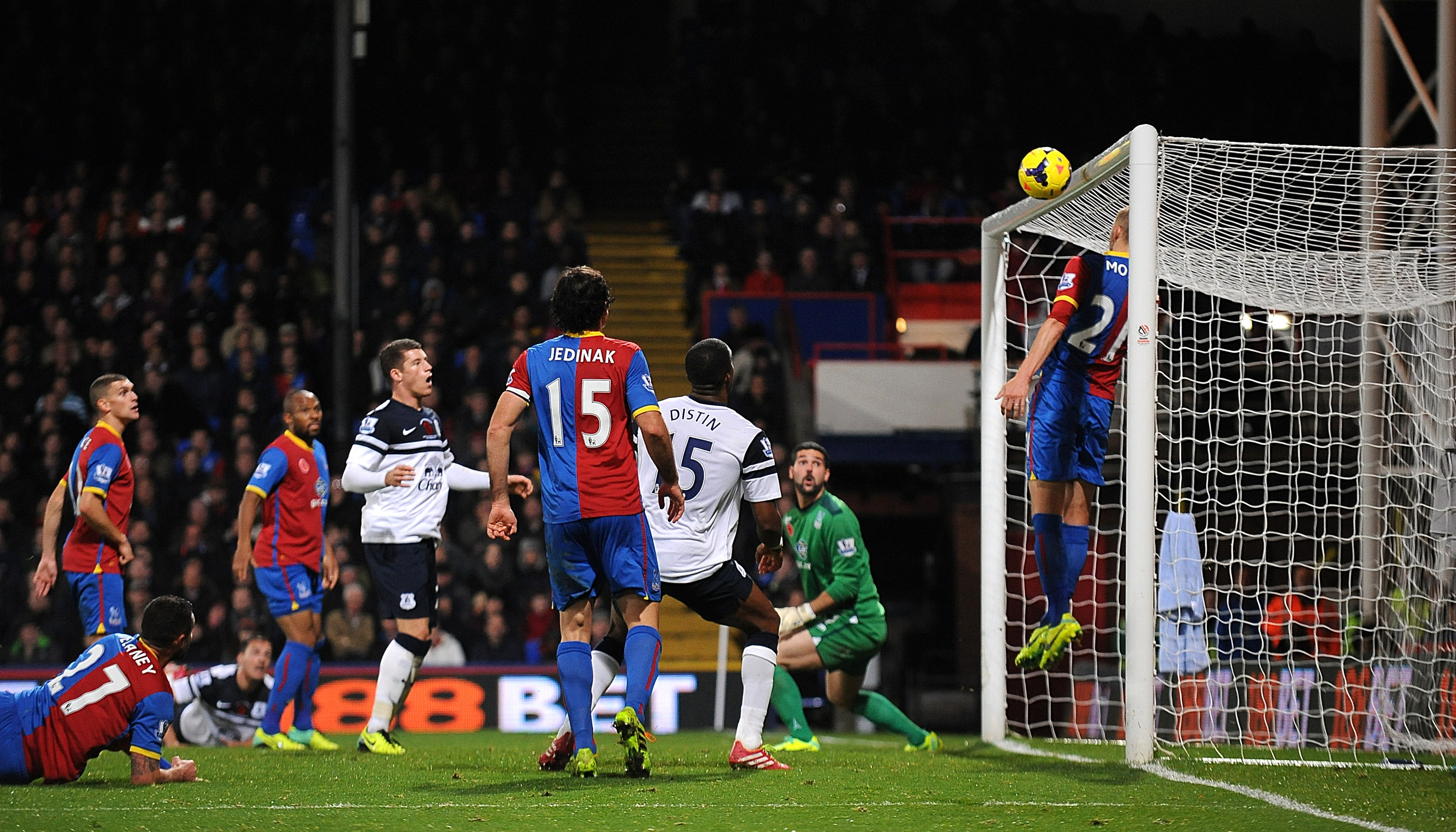 The ball hits the crossbar in a Premier League game