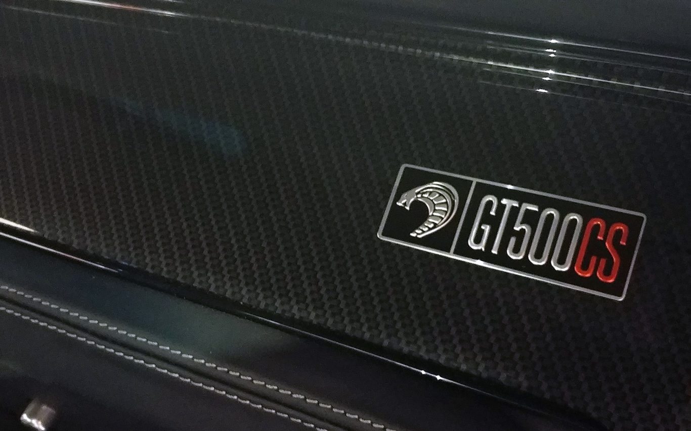 The GT500CS is powered by a V8 engine