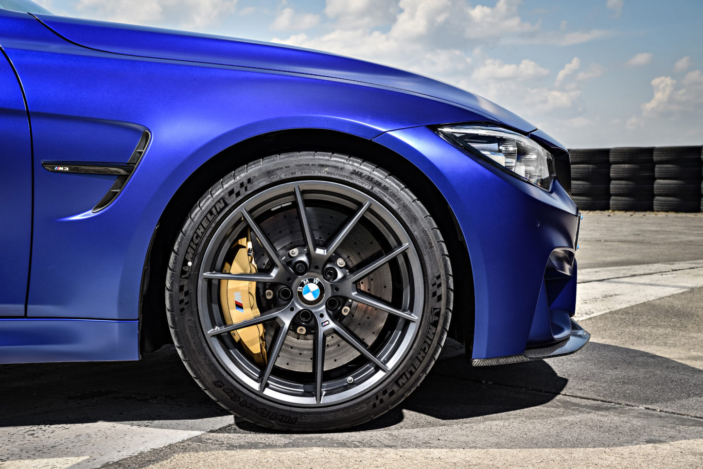 The M3 CS features gold brake calipers