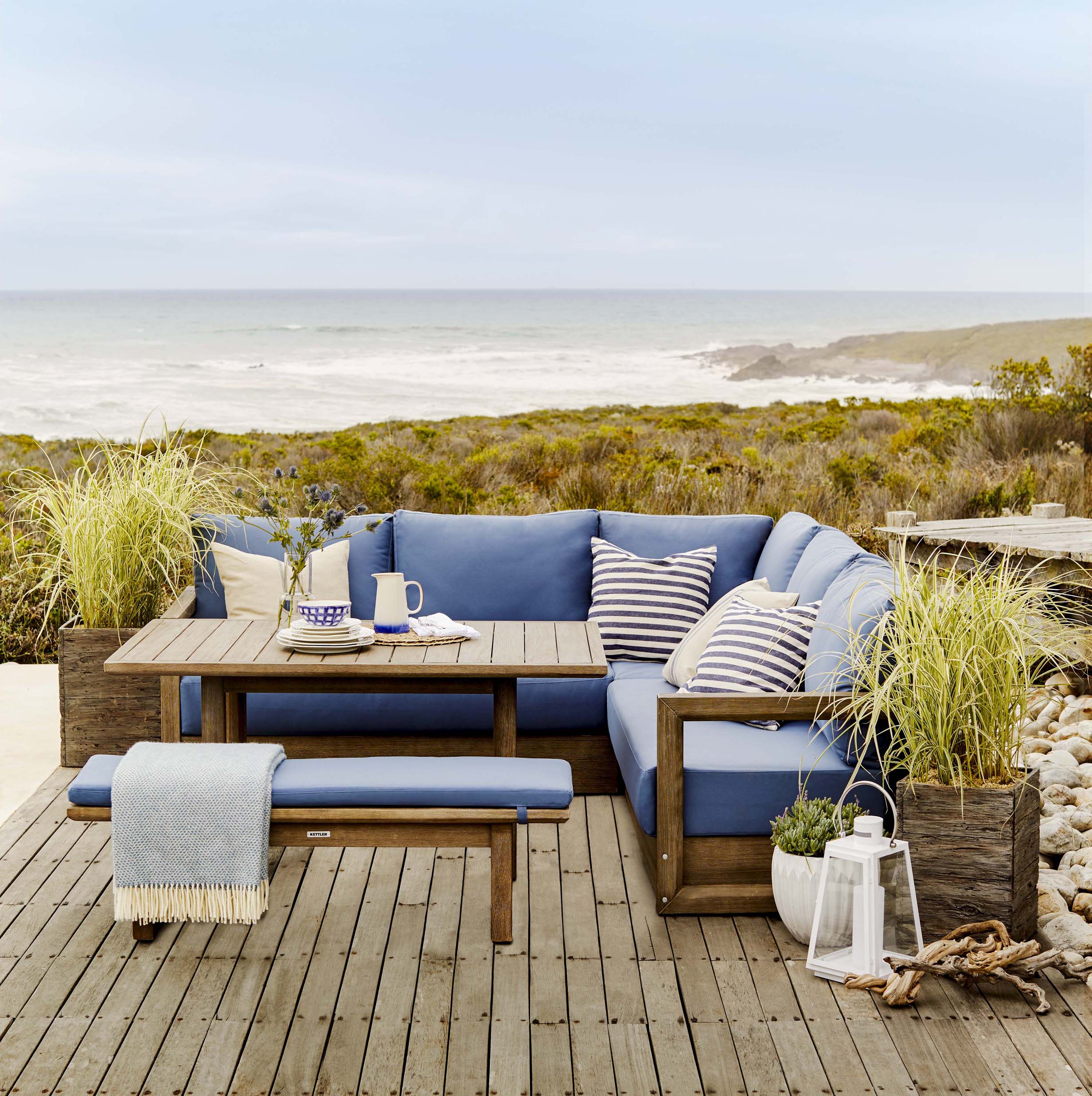 Transform Your Patio 3 Inspiring Settings For Summer Virgin Media Bench With Seat Cushions 2 699 Dobbies Pa