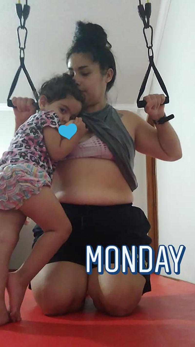 Yuri Rydel breastfeeding during a workout