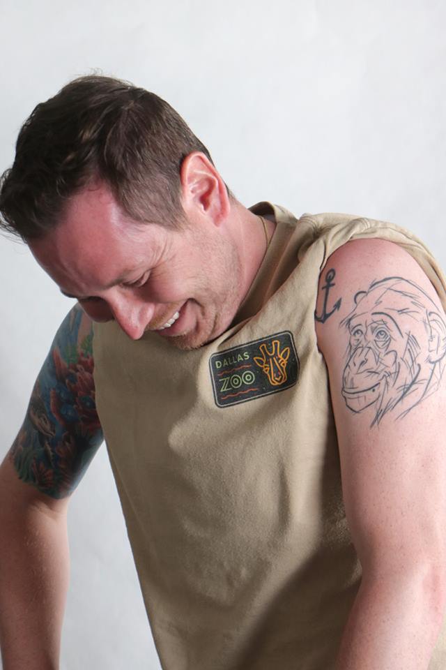 Zookeeper William from Dallas Zoo showing off his tattoo