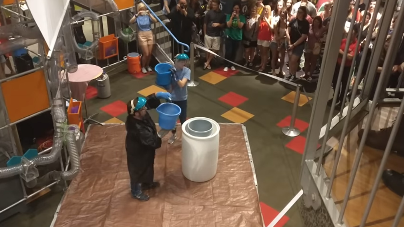 A science demonstration at the Museum of Discovery