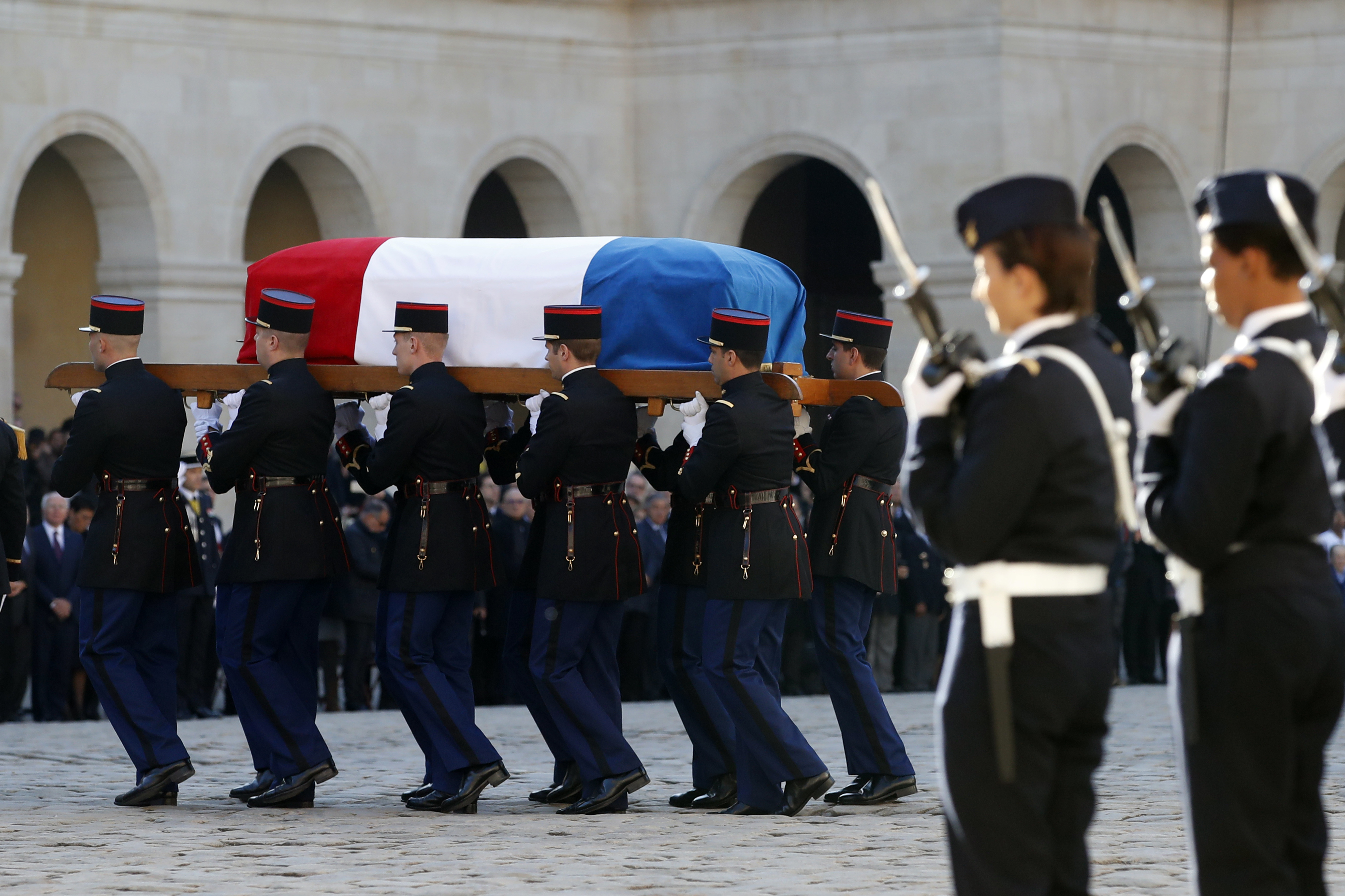 Soldiers carry the coffin of Charles Aznavour 