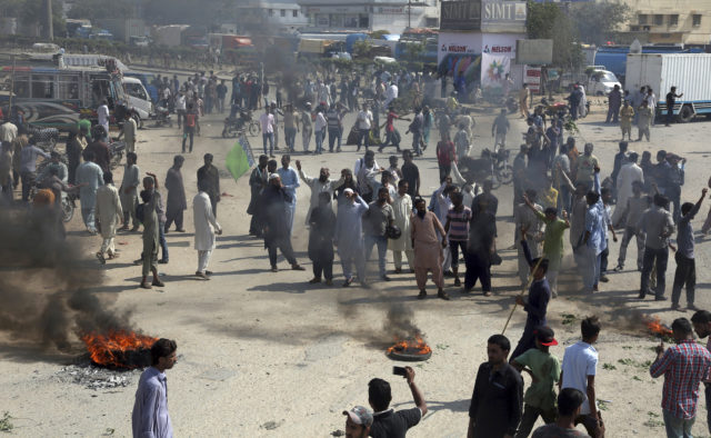 Protesters burn tyres in Karachi