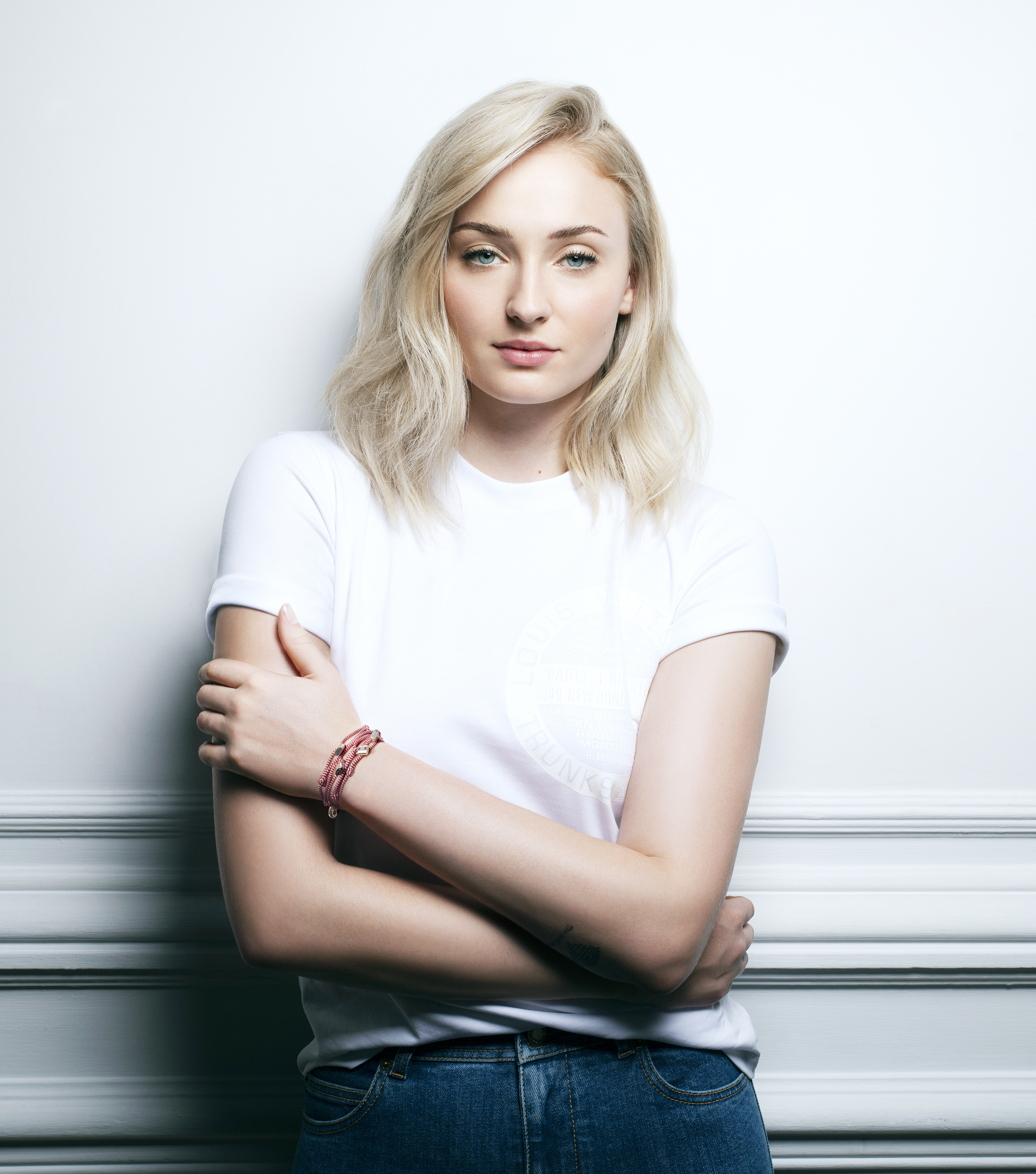 Sophie Turner wearing the Unicef bracelet