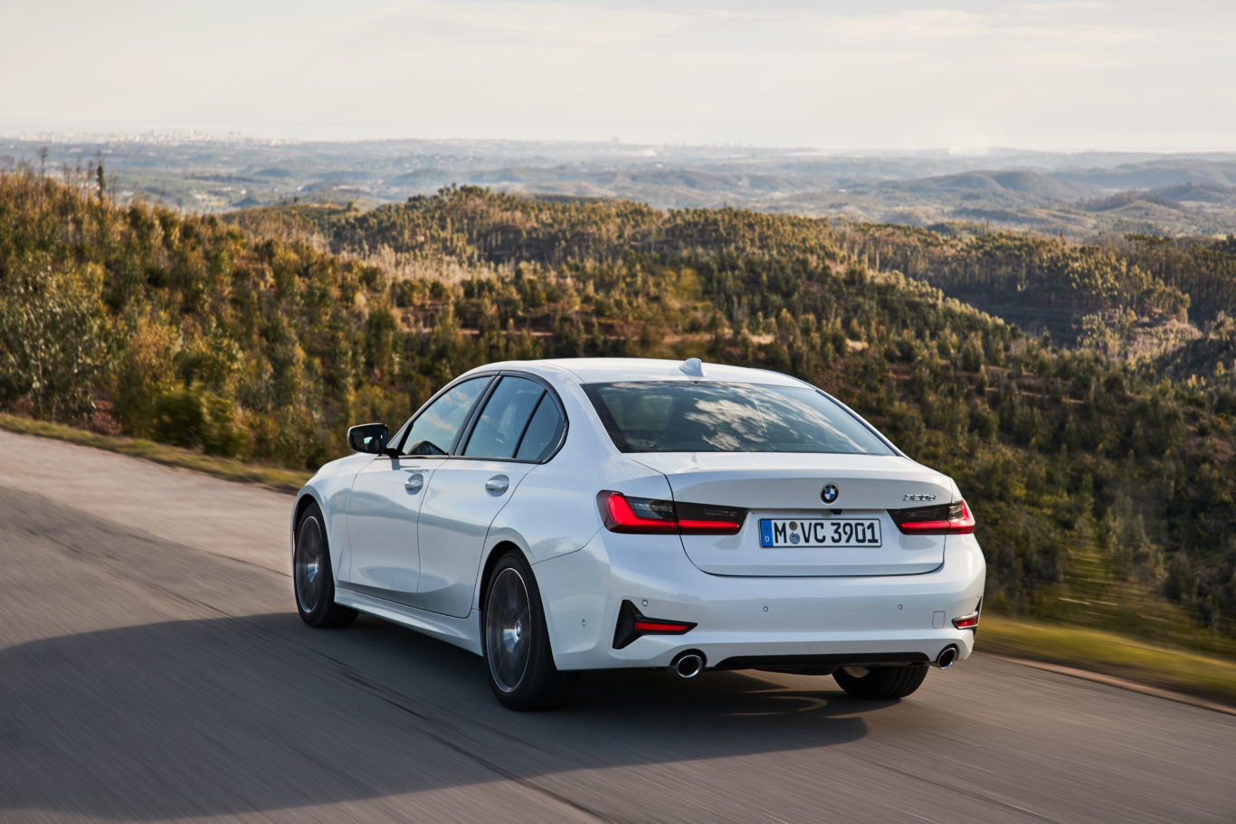 The rear of the 3 Series is sharper than before EMBARGO 11/12/2018 11:01 GMT