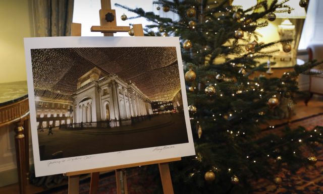 The photo by Harry Benson used for the First Minister's Christmas card