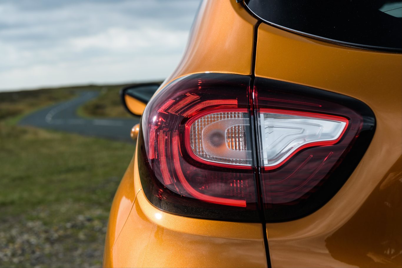 Sharp rear lights give the Captur a strong long