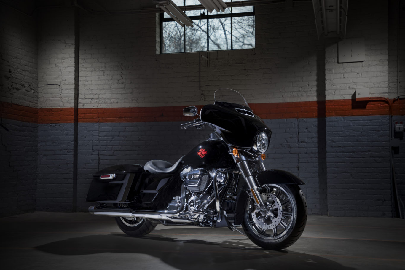 The Electra Glide Standard features a range of chrome accents