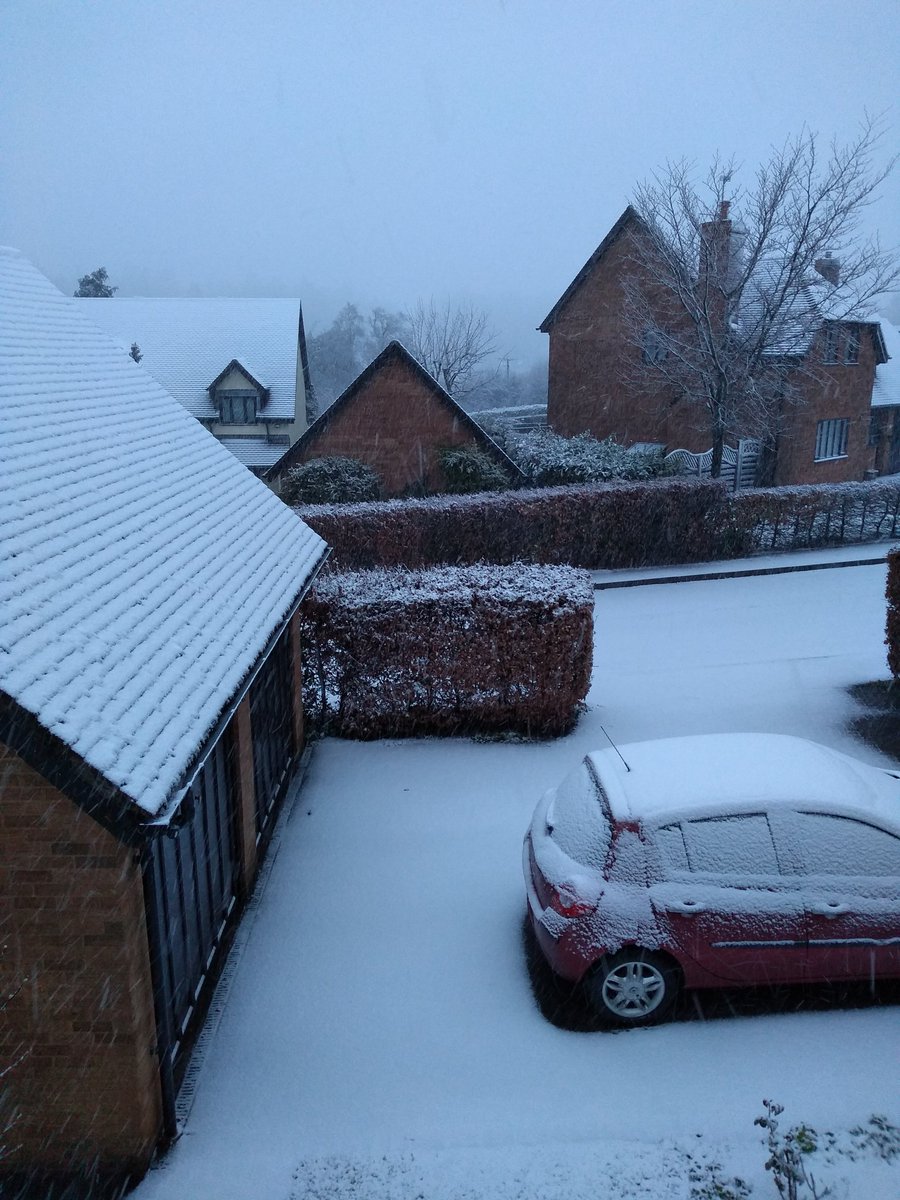 Snow in South Wales on April 4 2019