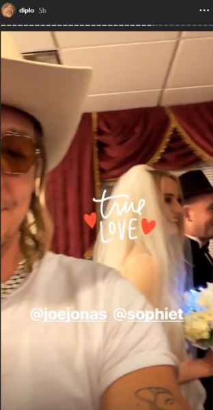 Sophie Turner walks down the aisle to marry Joe Jonas