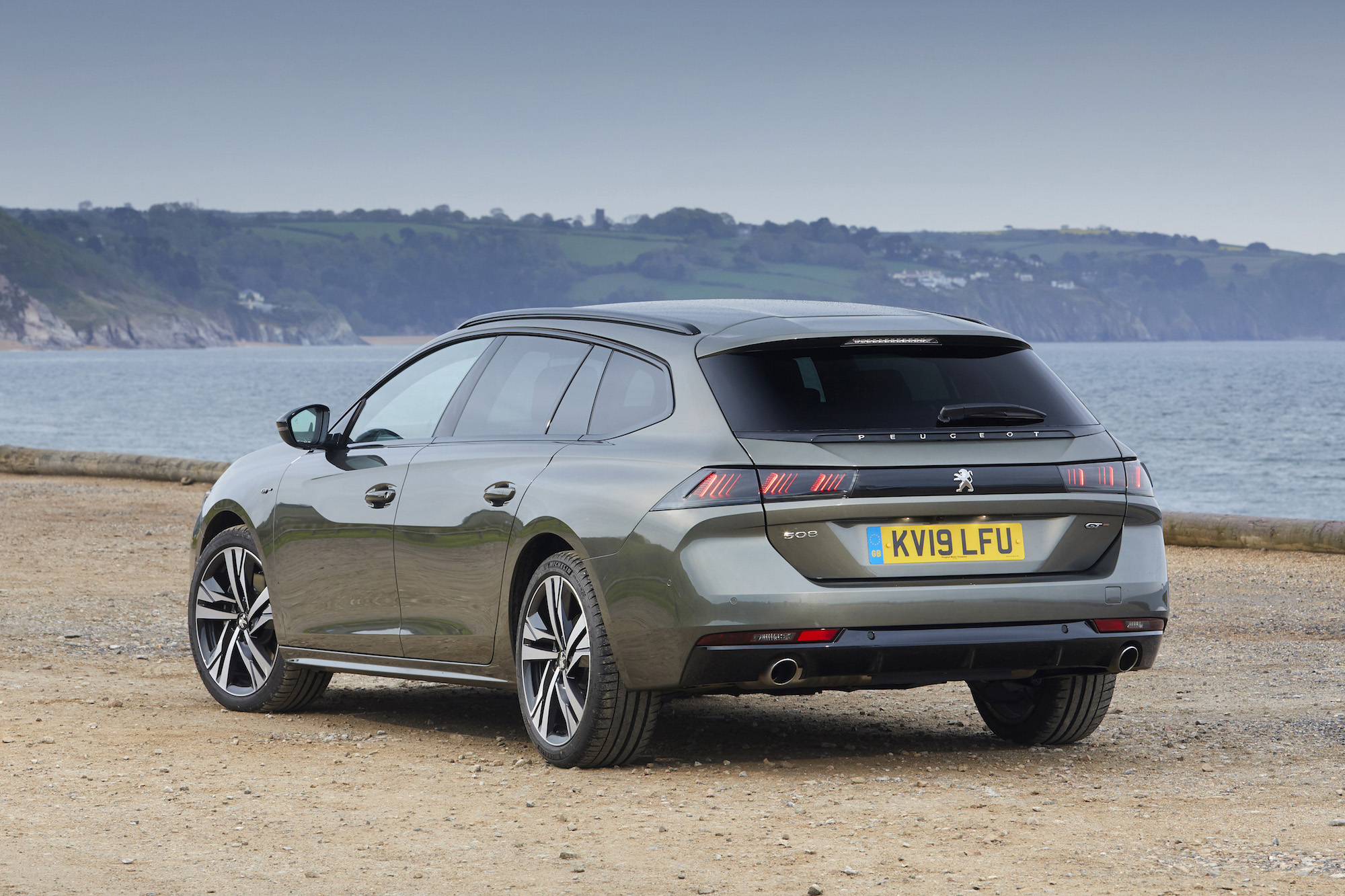 pricing-and-specs-confirmed-for-new-peugeot-508-sw-express-star