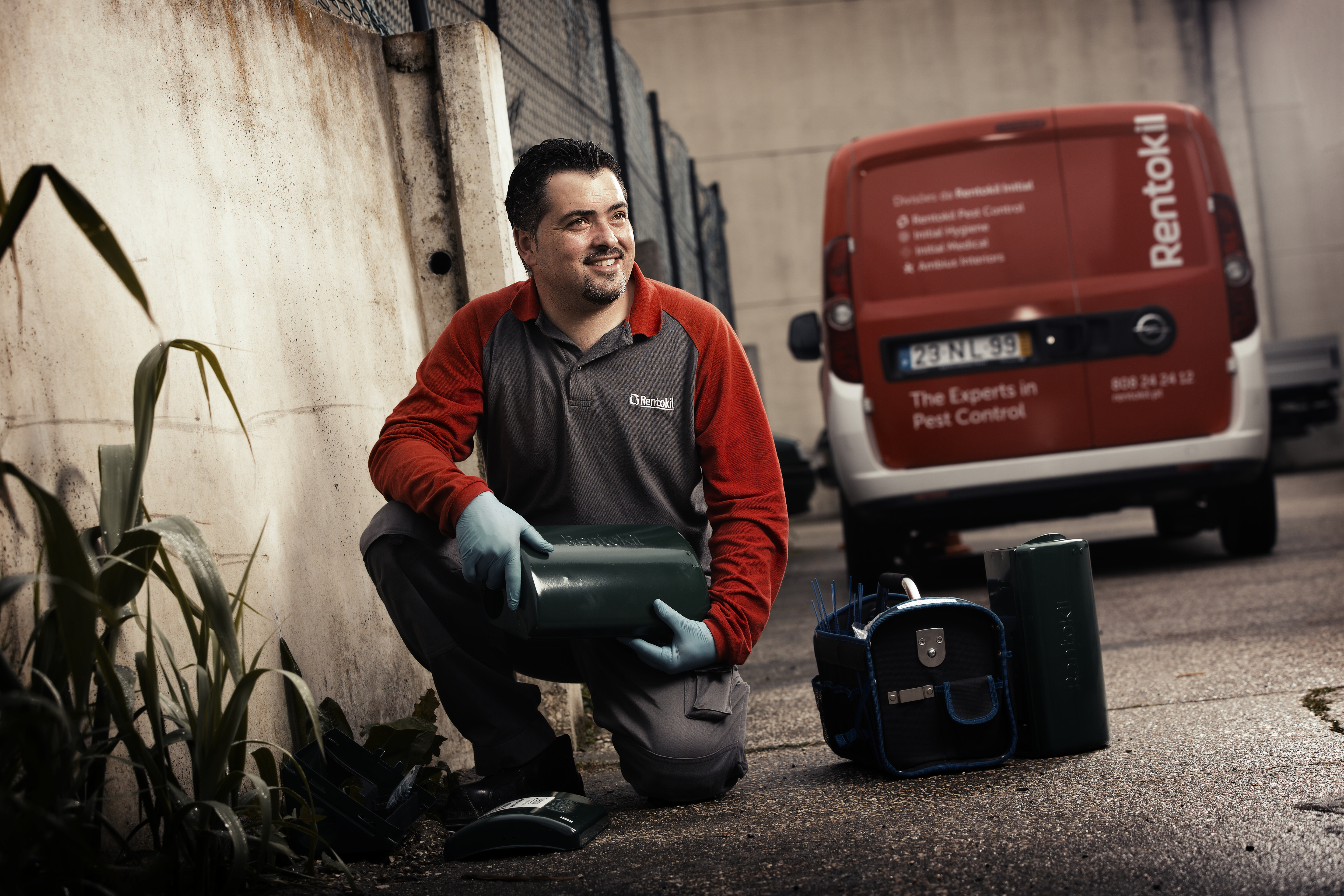 A Rentokil worker and van